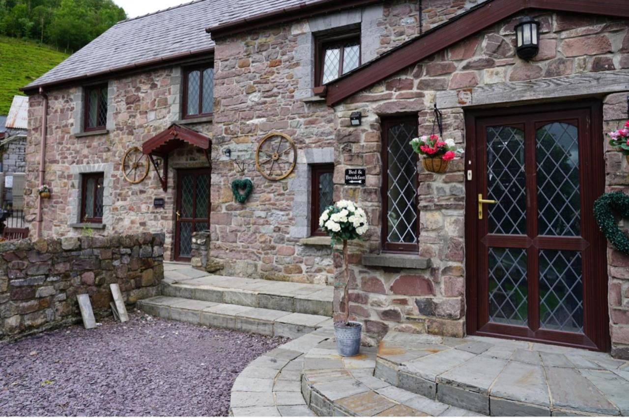 Pentre Riding Stables Hotel Abercraf ภายนอก รูปภาพ